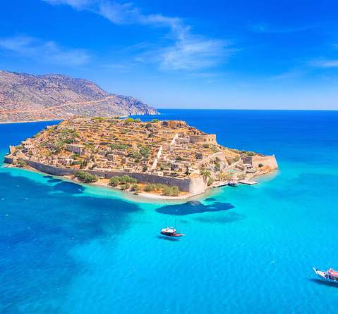 Het historische eiland Spinalonga bij Kreta, een unieke bezienswaardigheid.